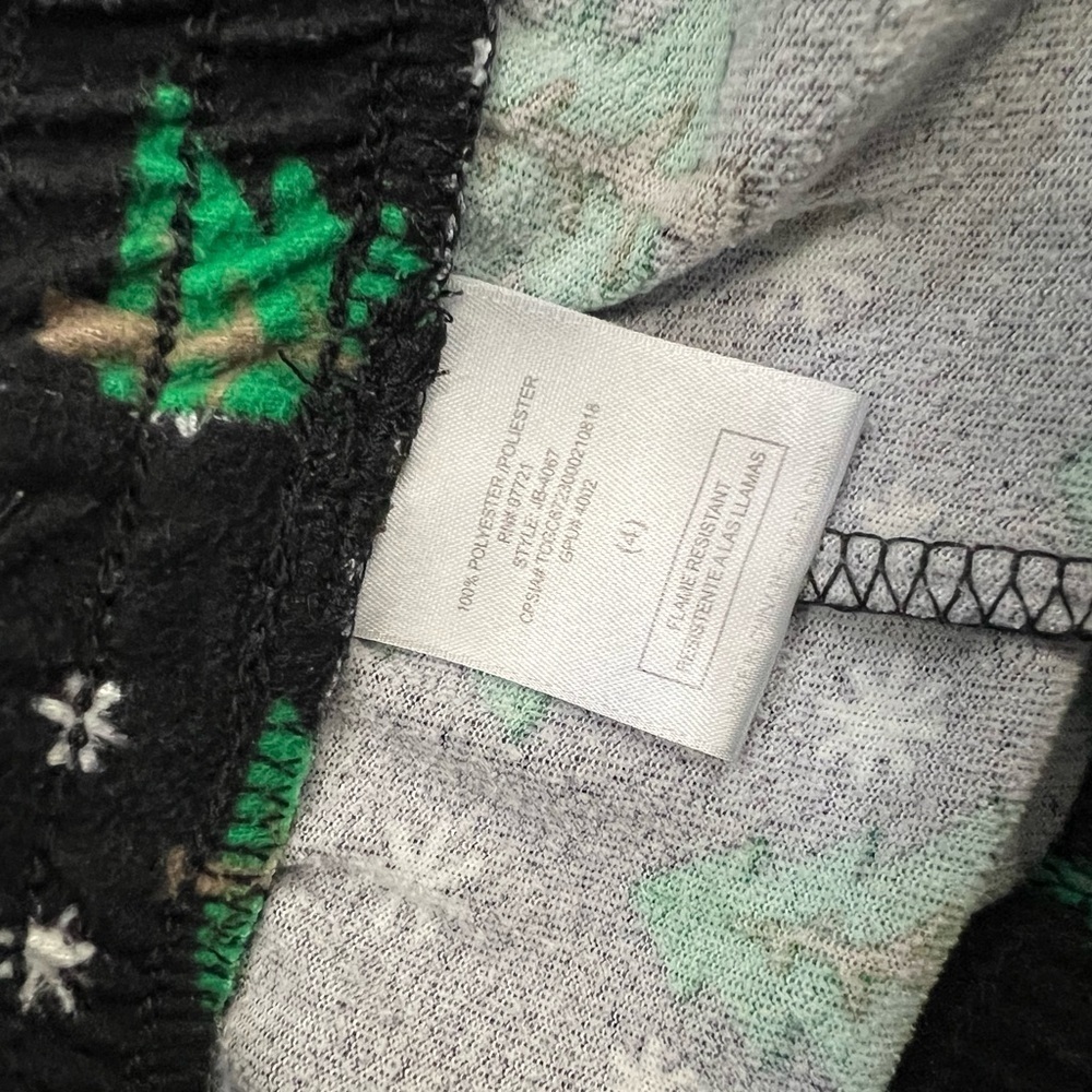 Christmas pajamas 🎄🎅 Boy size : 4T🤍 Excellent conditions - Picture 6 of 6